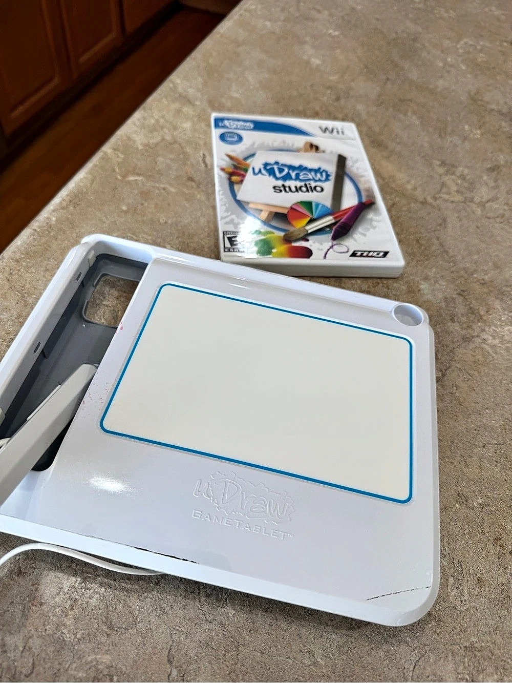 Nintendo uDraw Studio Wii Drawing Tablet Game Bundle
